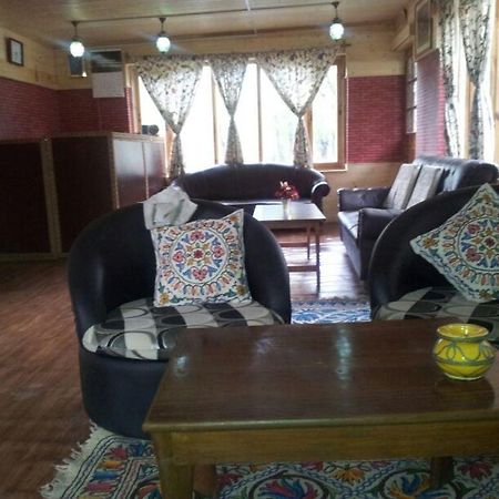Himalaya House Otel Pahalgām Dış mekan fotoğraf