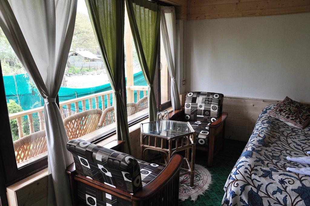 Himalaya House Otel Pahalgām Oda fotoğraf
