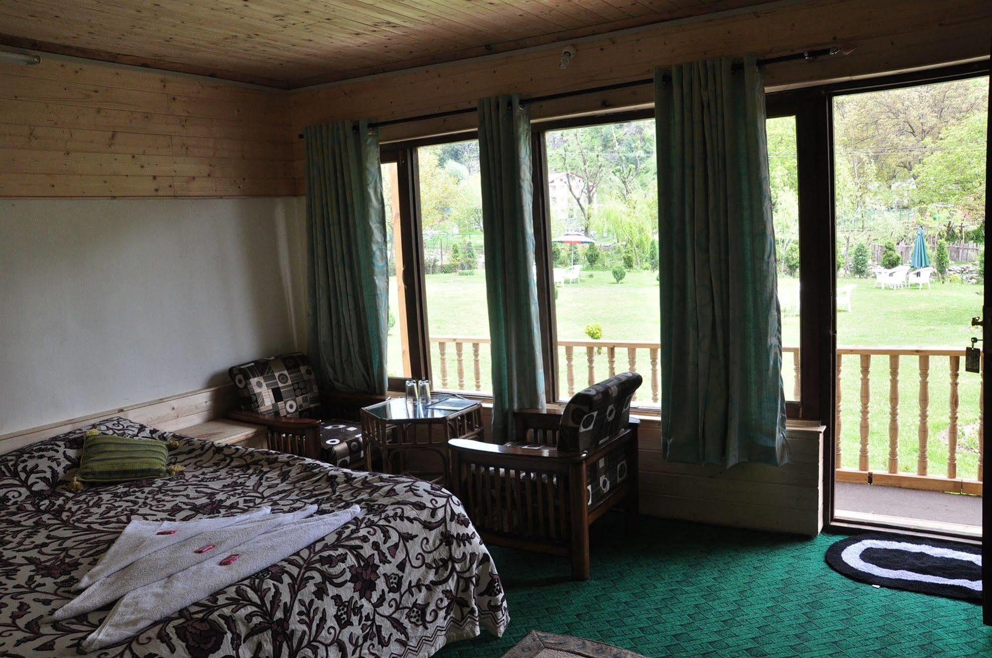 Himalaya House Otel Pahalgām Dış mekan fotoğraf