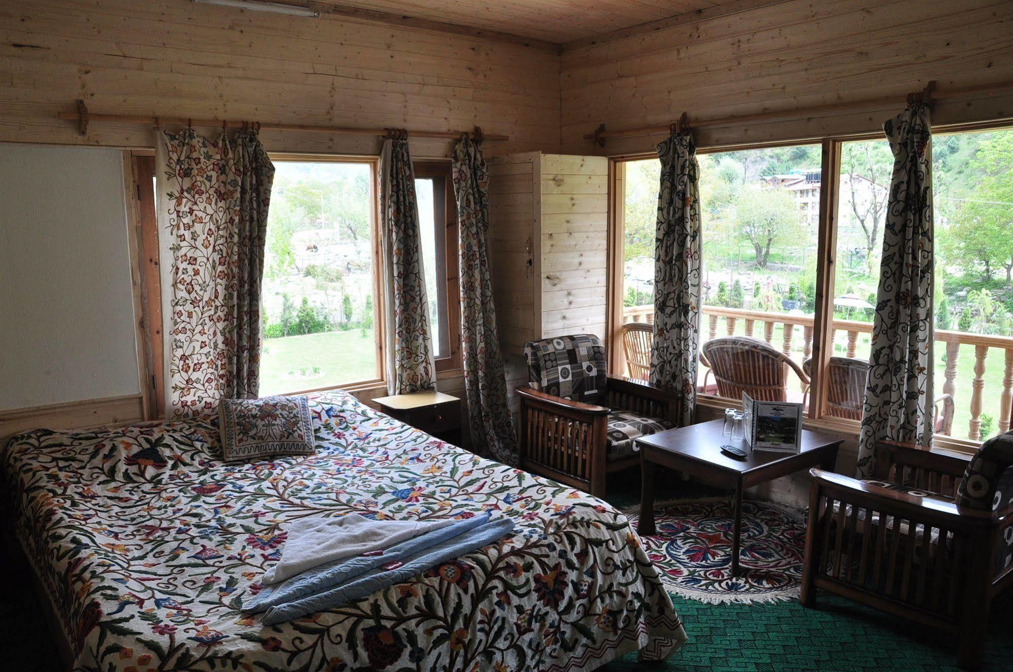 Himalaya House Otel Pahalgām Dış mekan fotoğraf