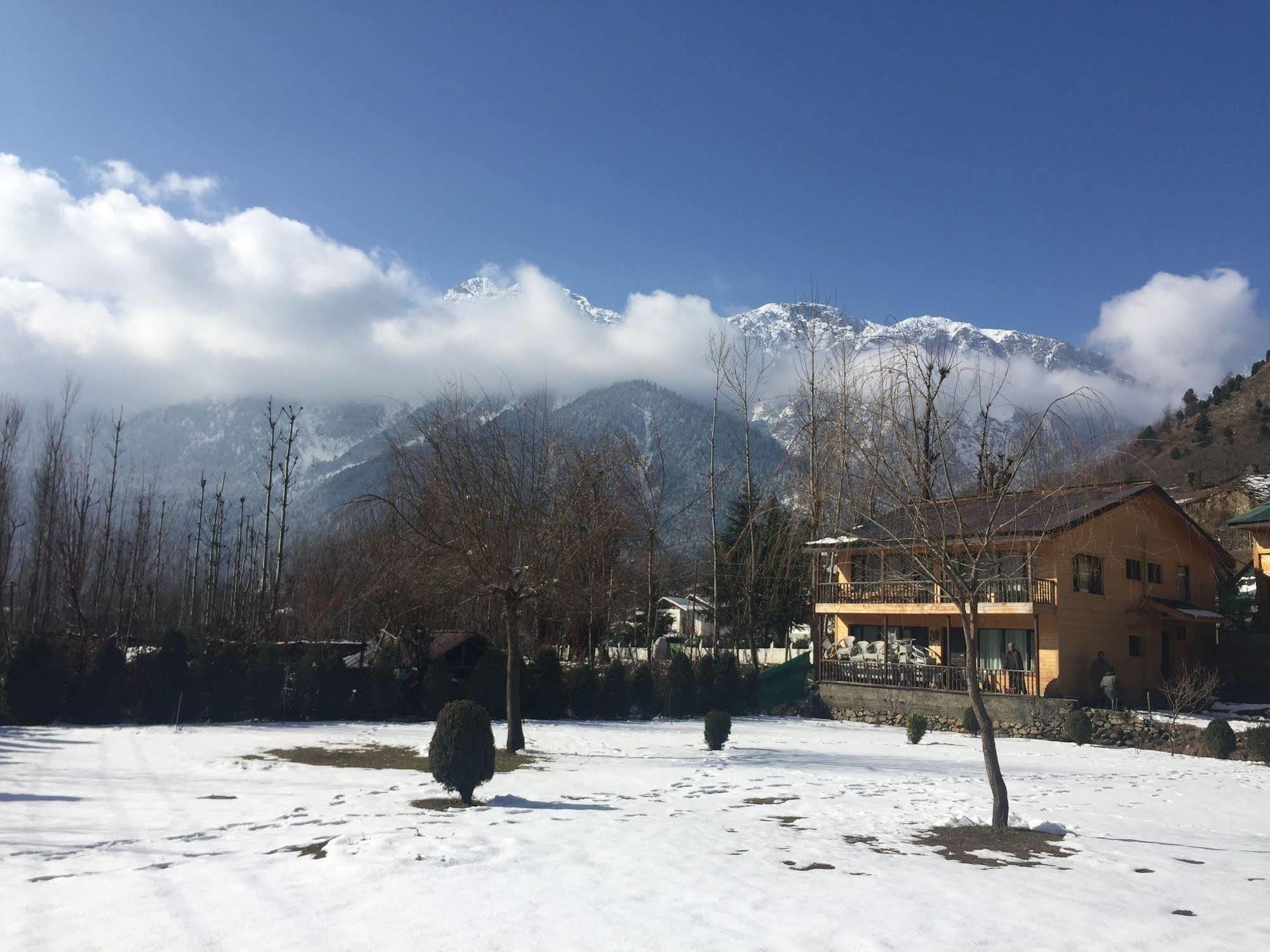 Himalaya House Otel Pahalgām Dış mekan fotoğraf